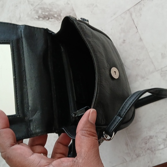 Mini crossbody purse. Black Leather from Lueent Canada - Picture 5 of 8